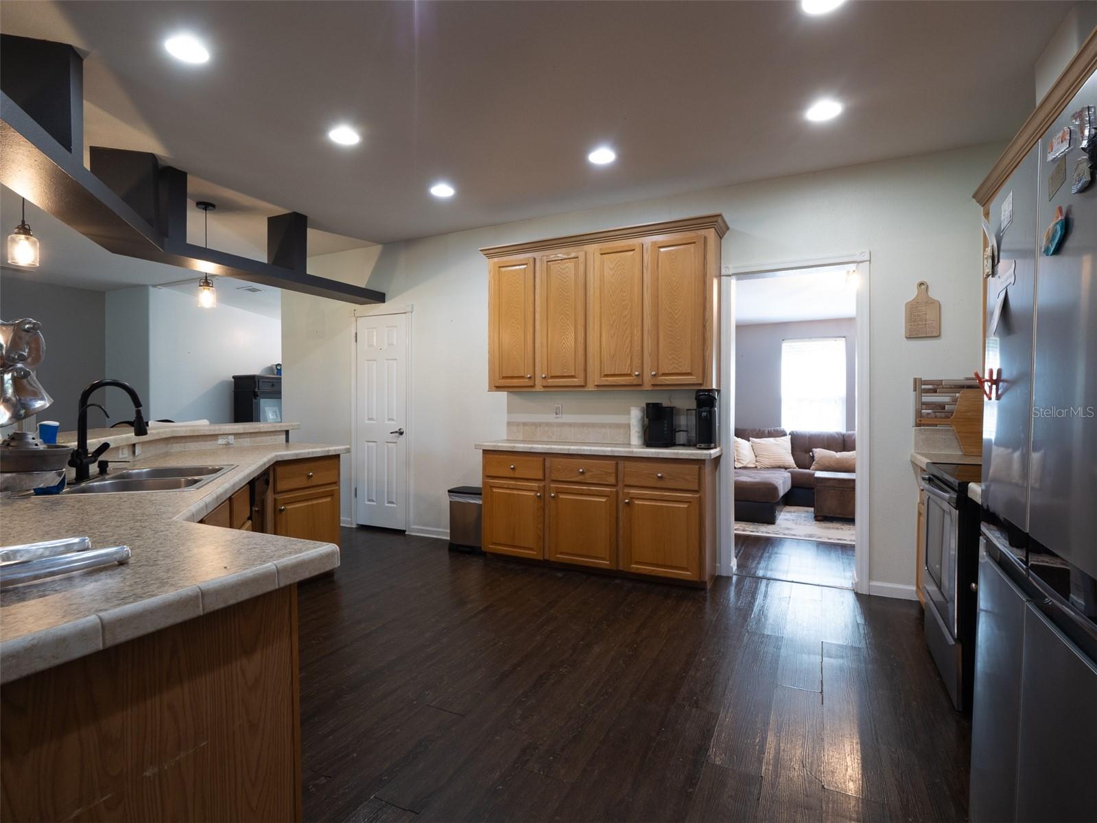 Image 7 of 27 For 2900 68th Avenue