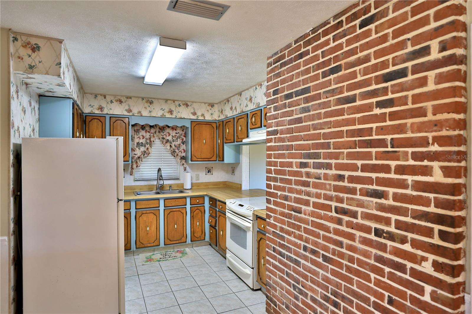 Image 6 of 41 For 2155 County Highway 484