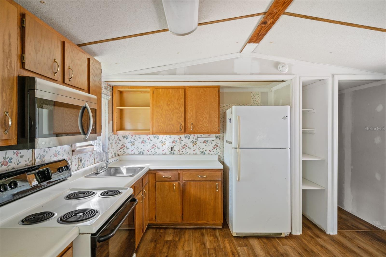 Image 4 of 26 For 1805 Paul Drive