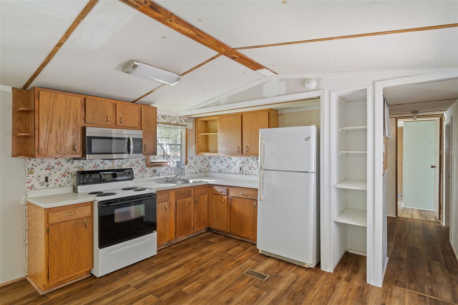 Image 5 of 26 For 1805 Paul Drive