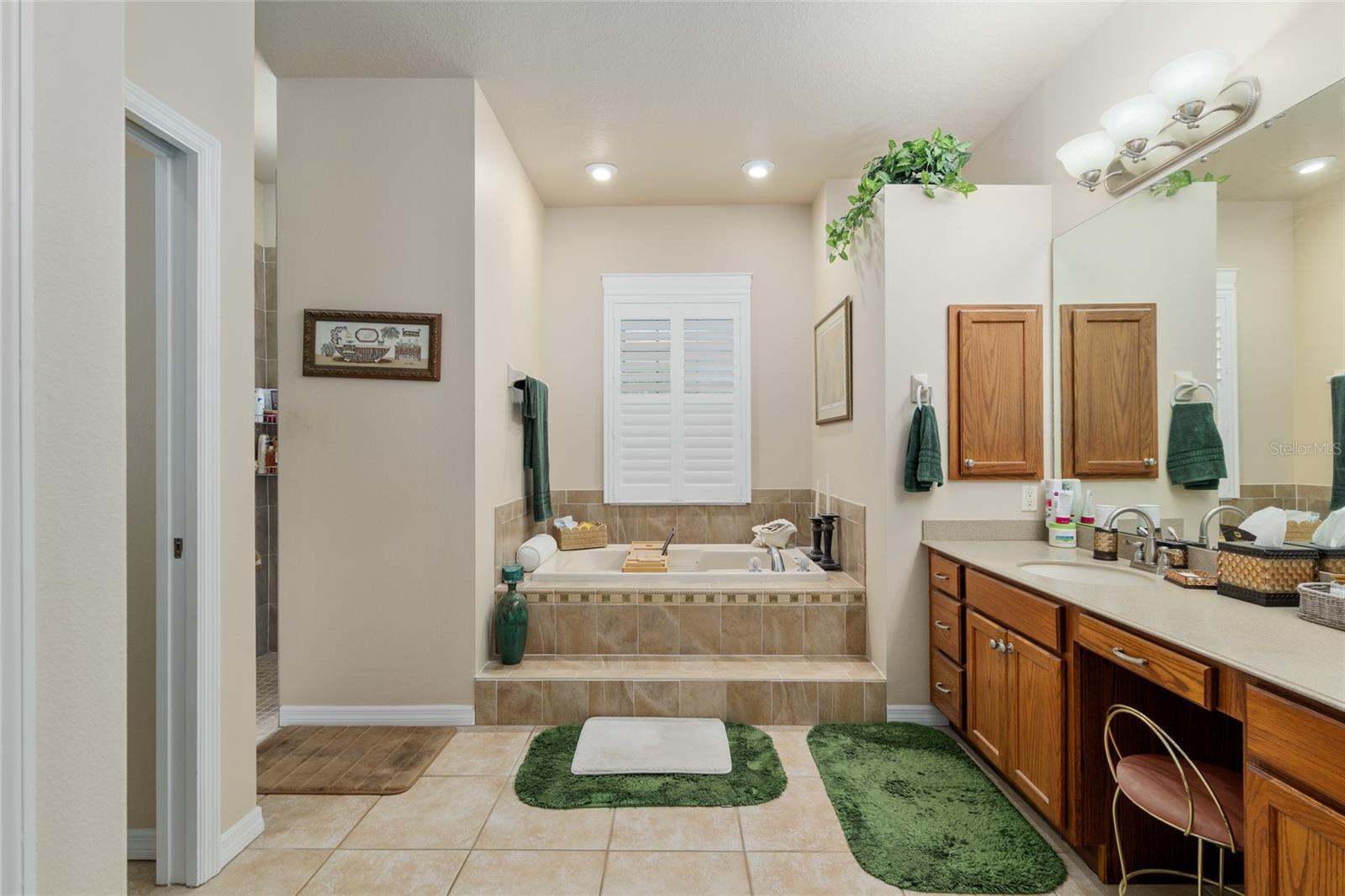 Listing photo id 95 for 49 Cactus  