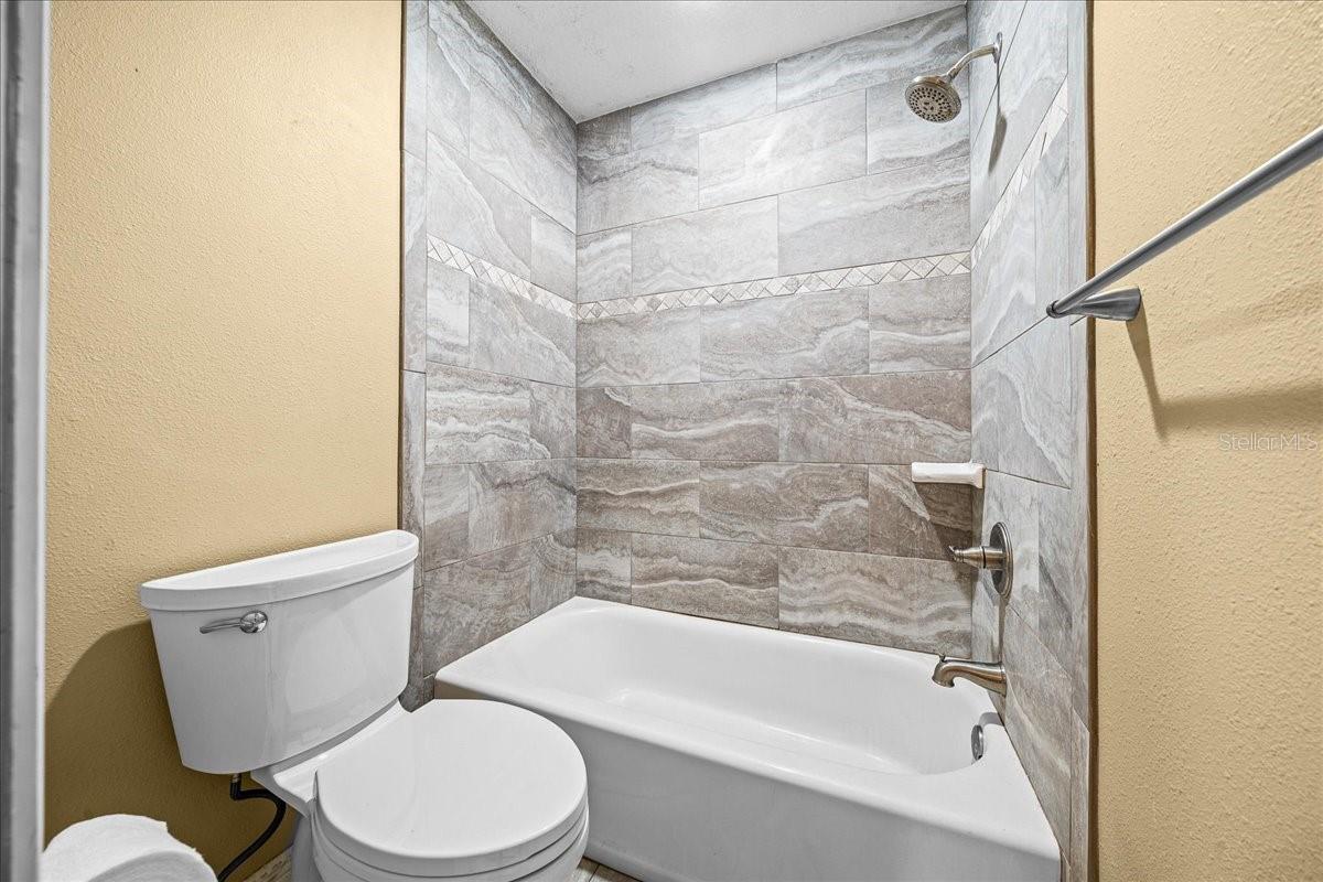 Image 22 of 76 For 1020 32nd Lane