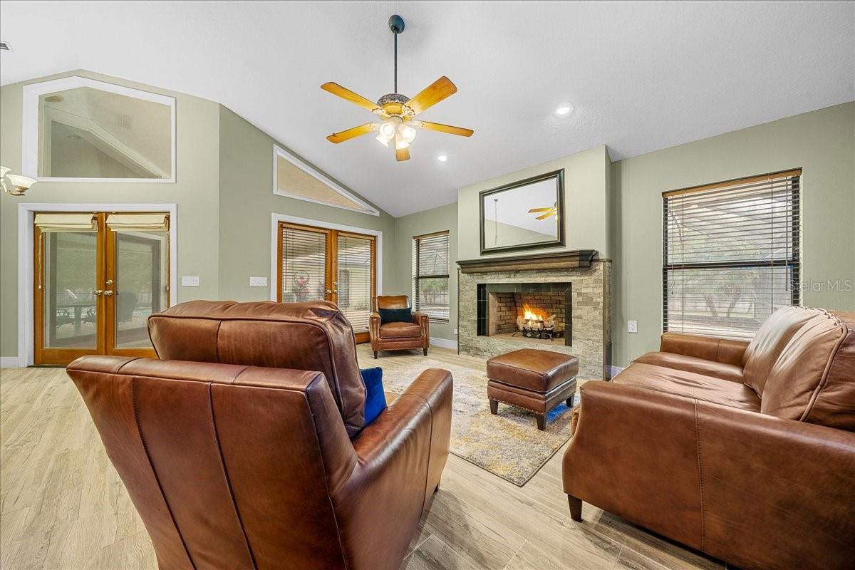 Image 43 of 76 For 1020 32nd Lane