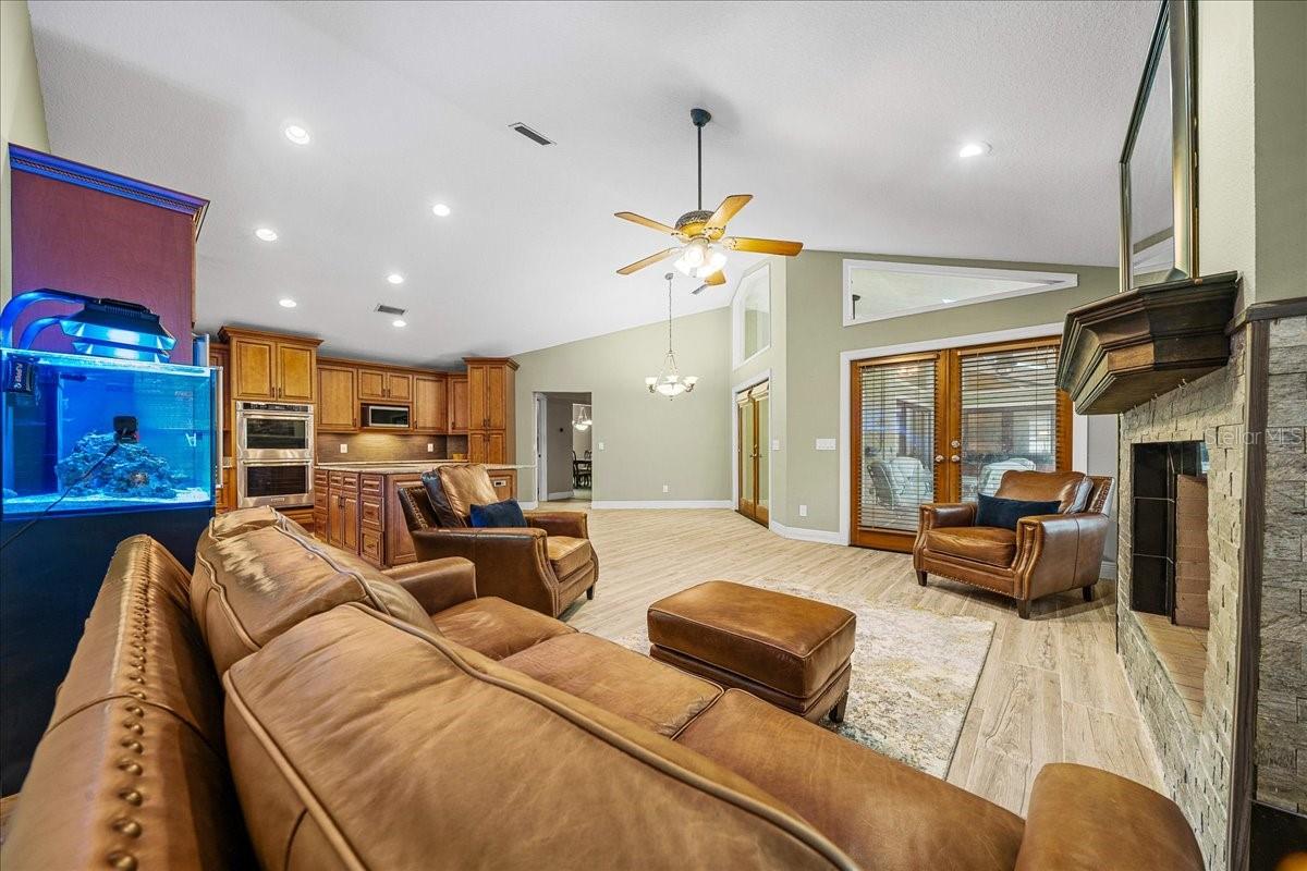 Image 44 of 76 For 1020 32nd Lane