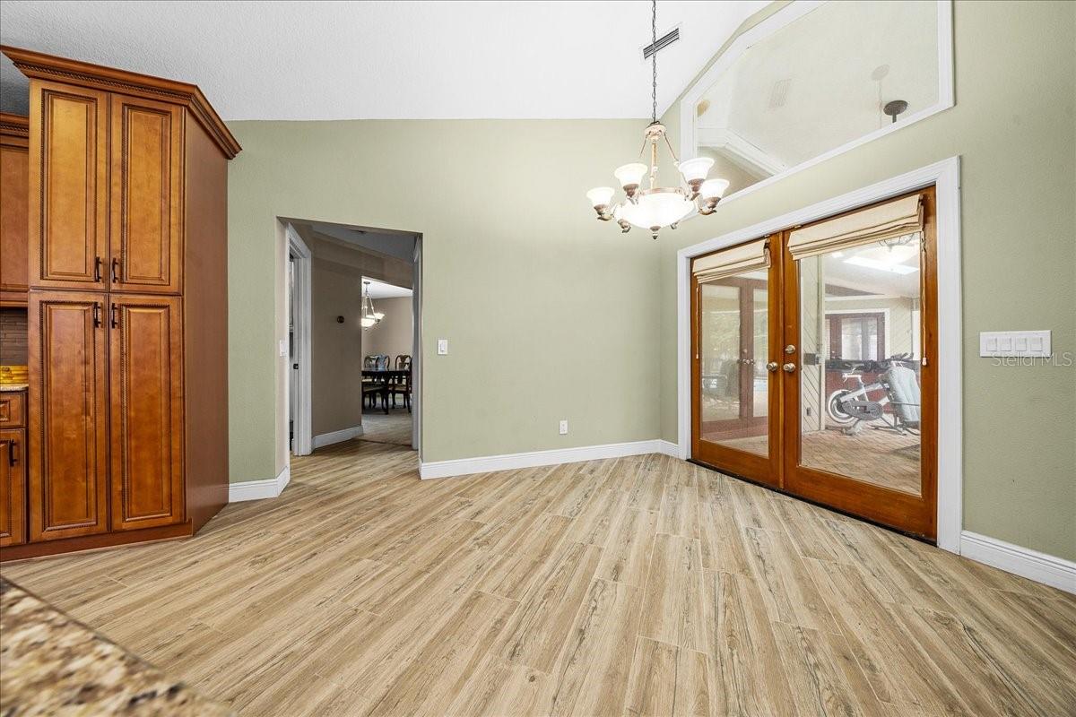 Image 47 of 76 For 1020 32nd Lane