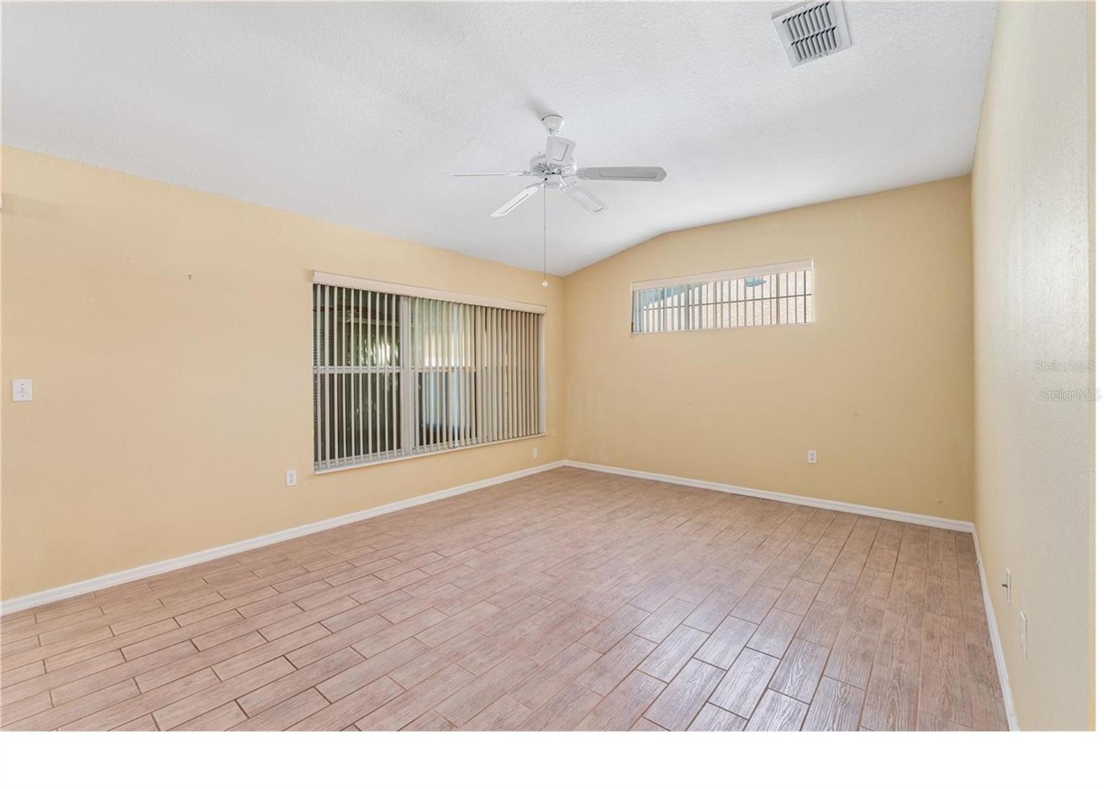 Image 4 of 11 For 11631 71st Circle