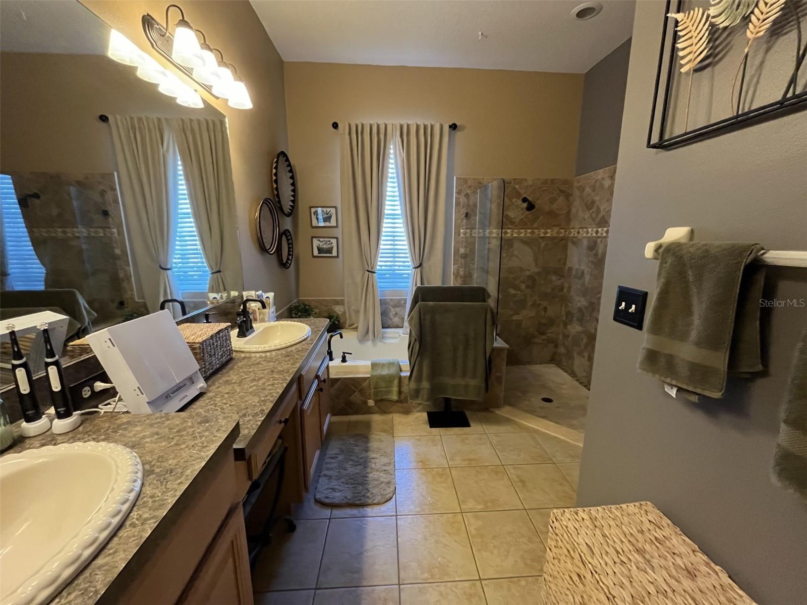 Image 15 of 77 For 28702 Crooked Stick Court