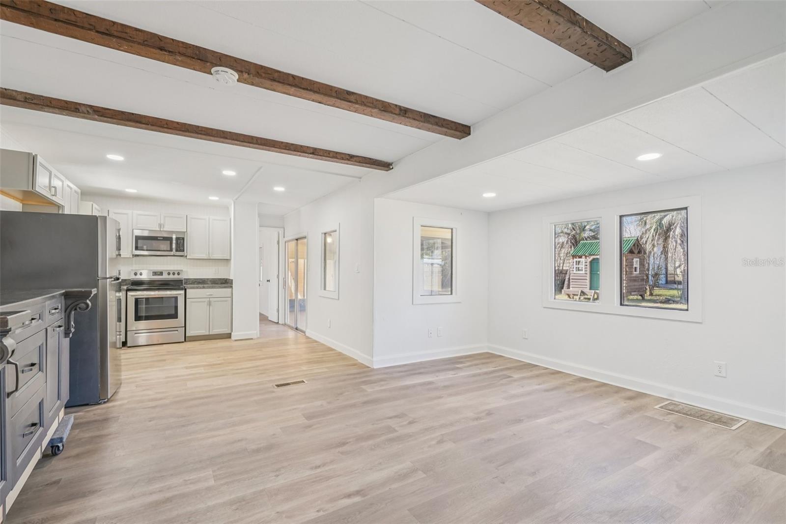 Image 10 of 34 For 15050 105th Avenue