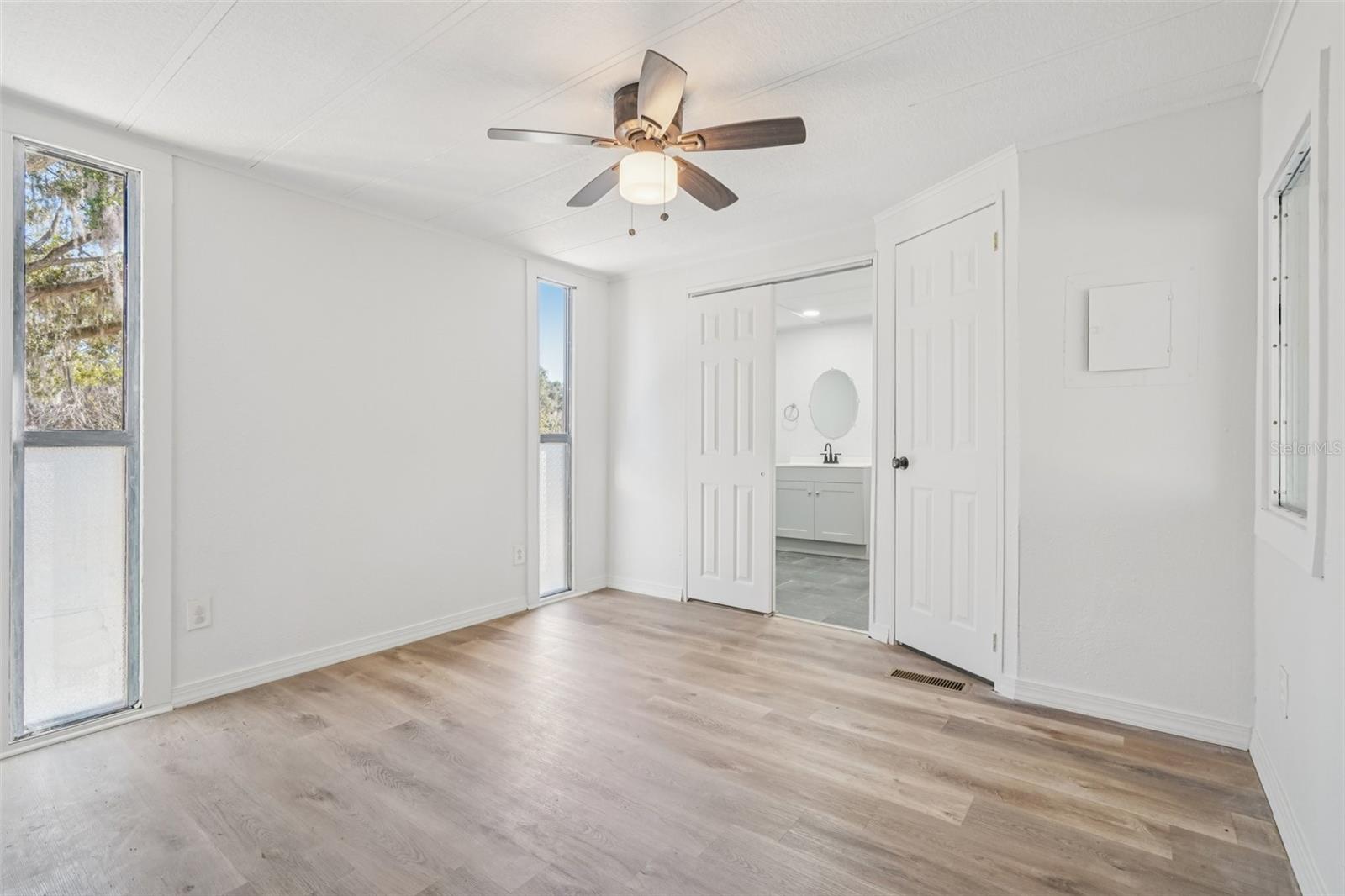 Image 16 of 34 For 15050 105th Avenue