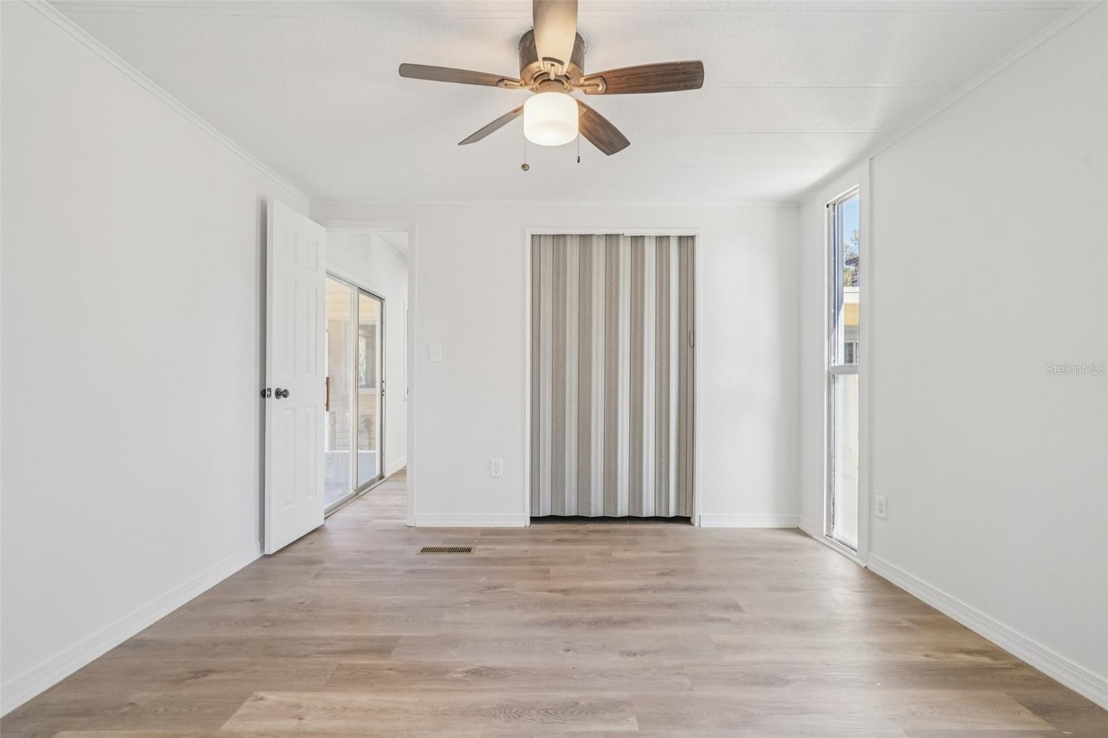 Image 17 of 34 For 15050 105th Avenue