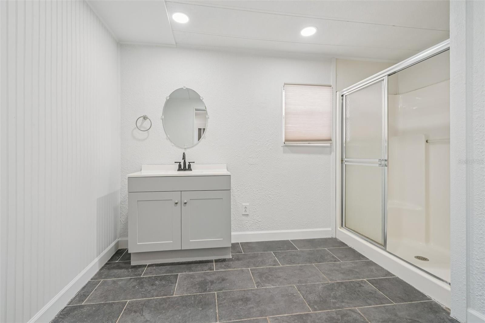 Image 19 of 34 For 15050 105th Avenue