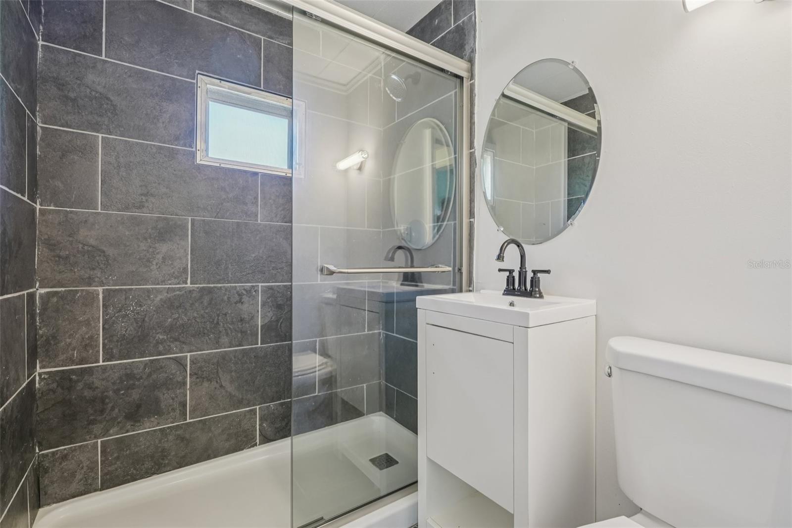 Image 21 of 34 For 15050 105th Avenue