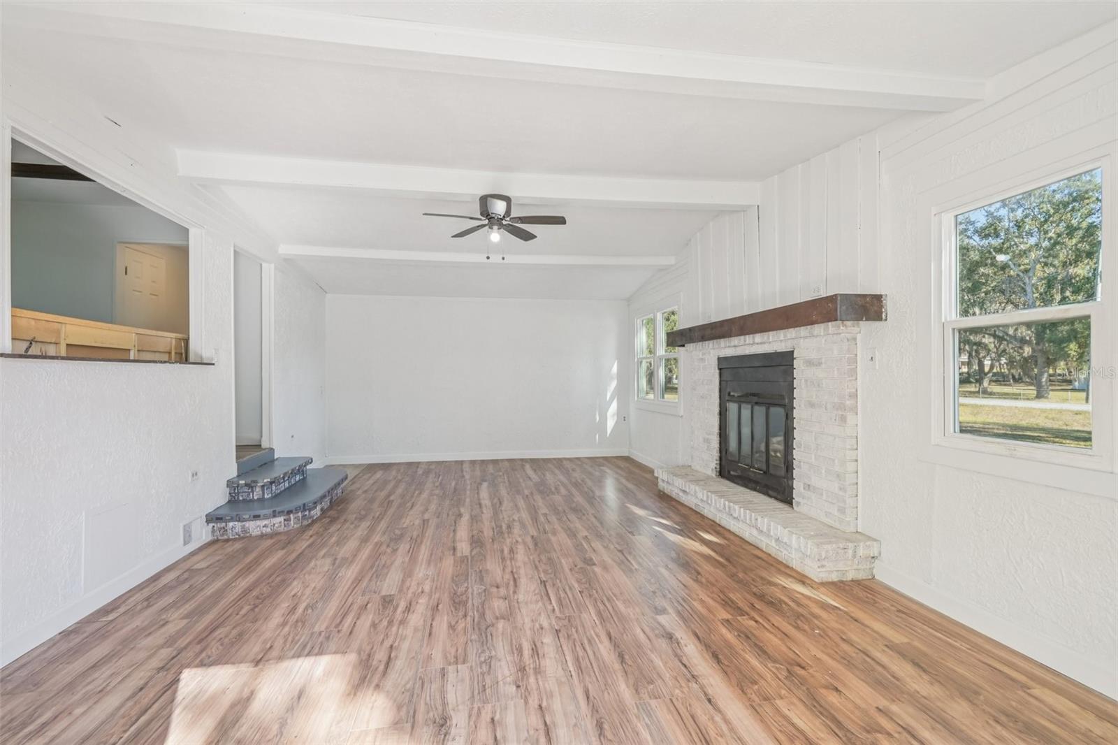 Image 7 of 34 For 15050 105th Avenue