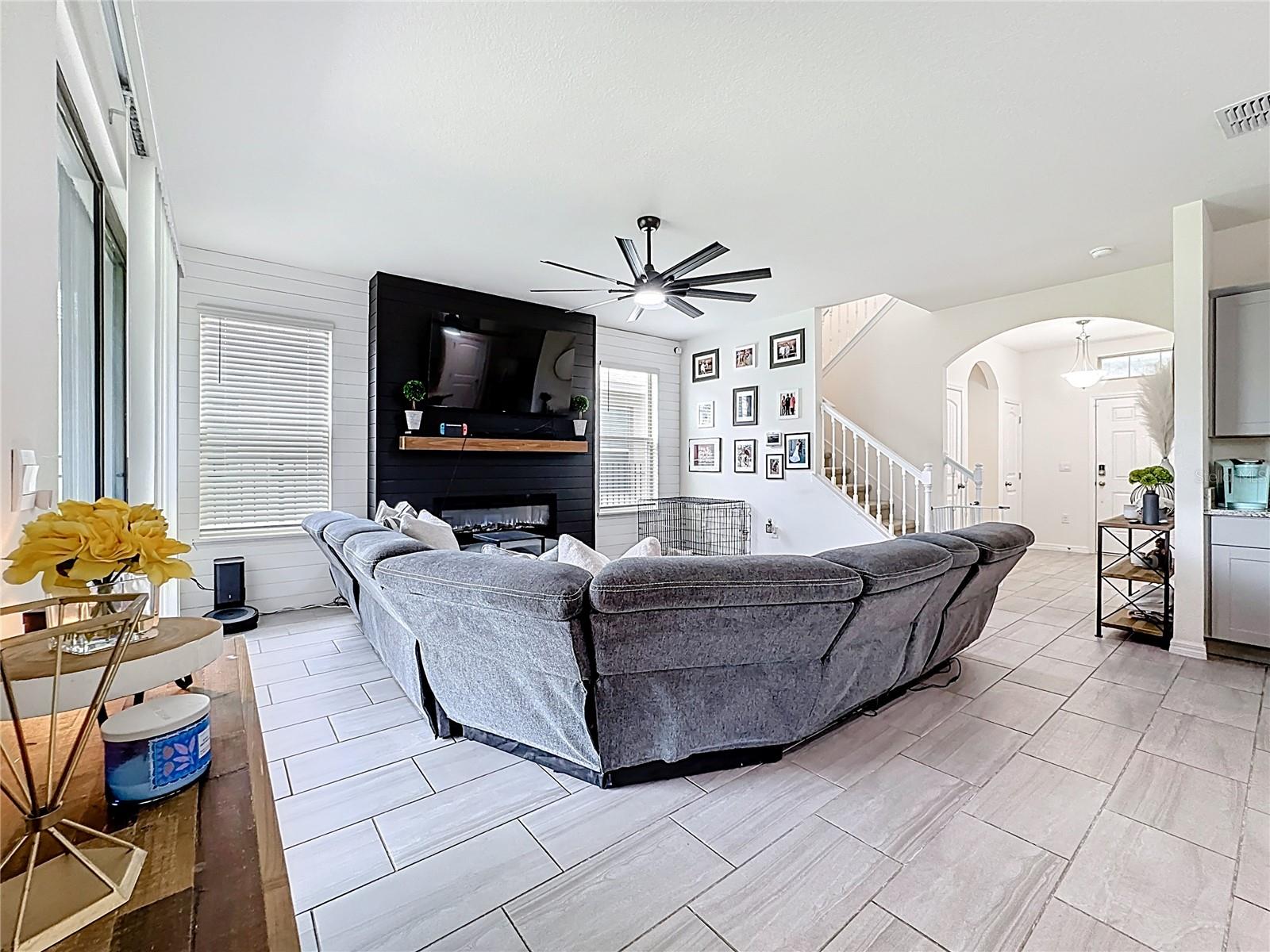 Image 9 of 74 For 16632 Point Rock Drive