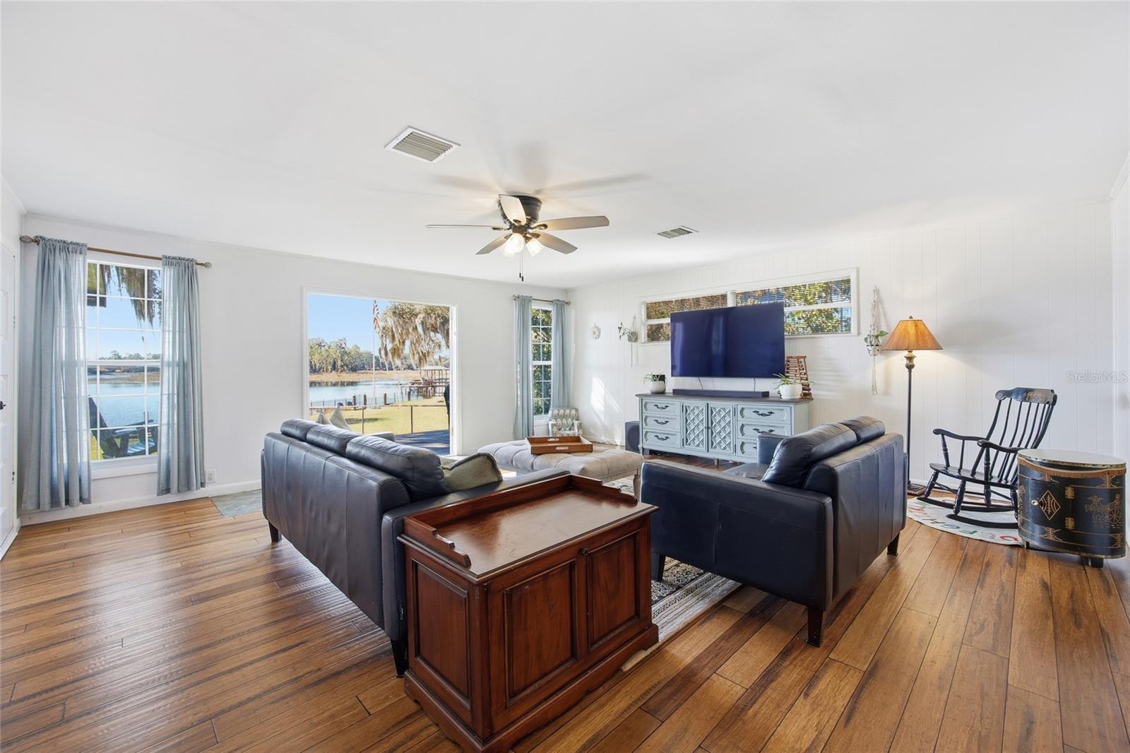 Image 9 of 48 For 10550 222nd Place Road