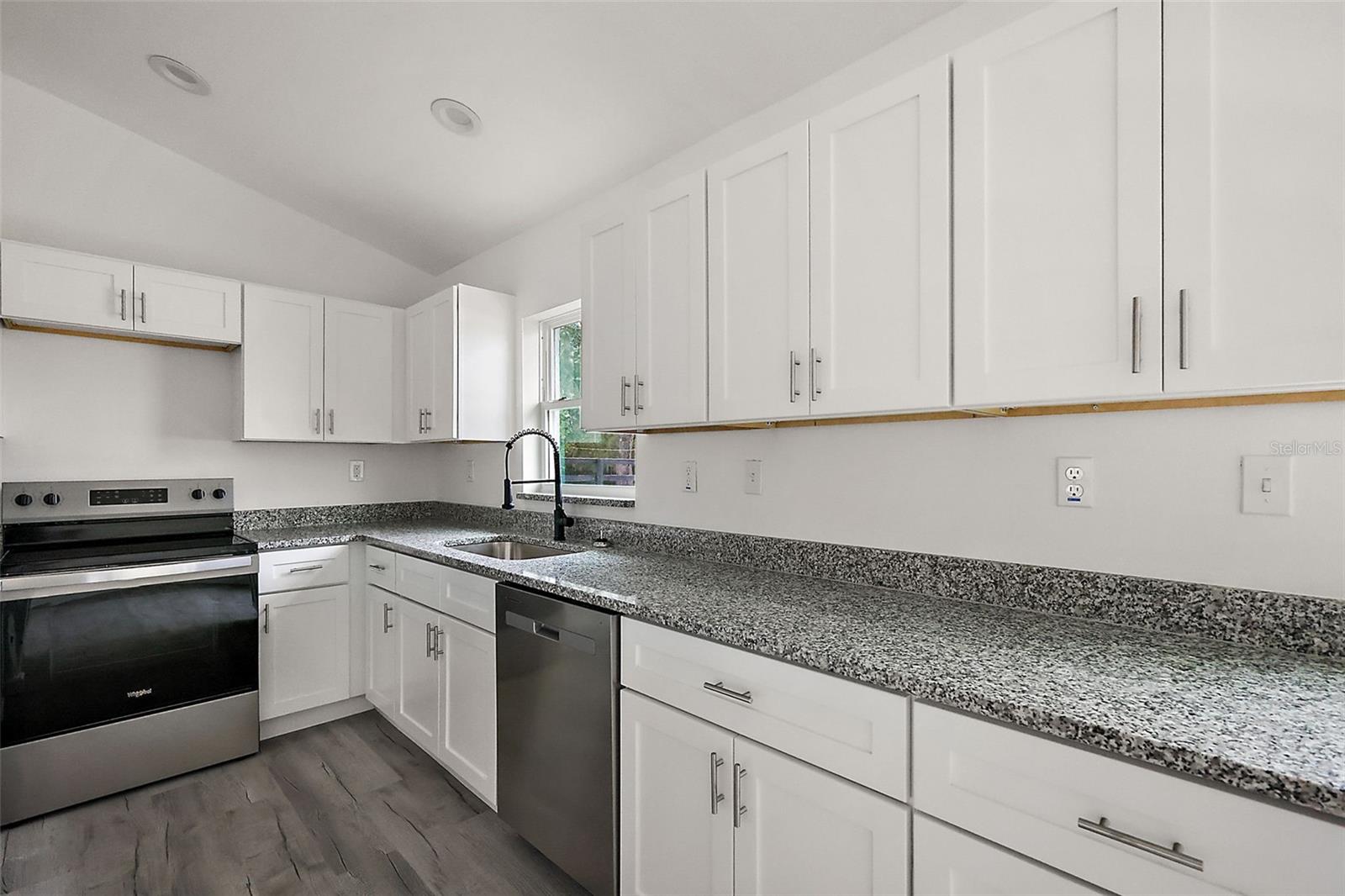 Image 13 of 21 For 13526 113th Lane