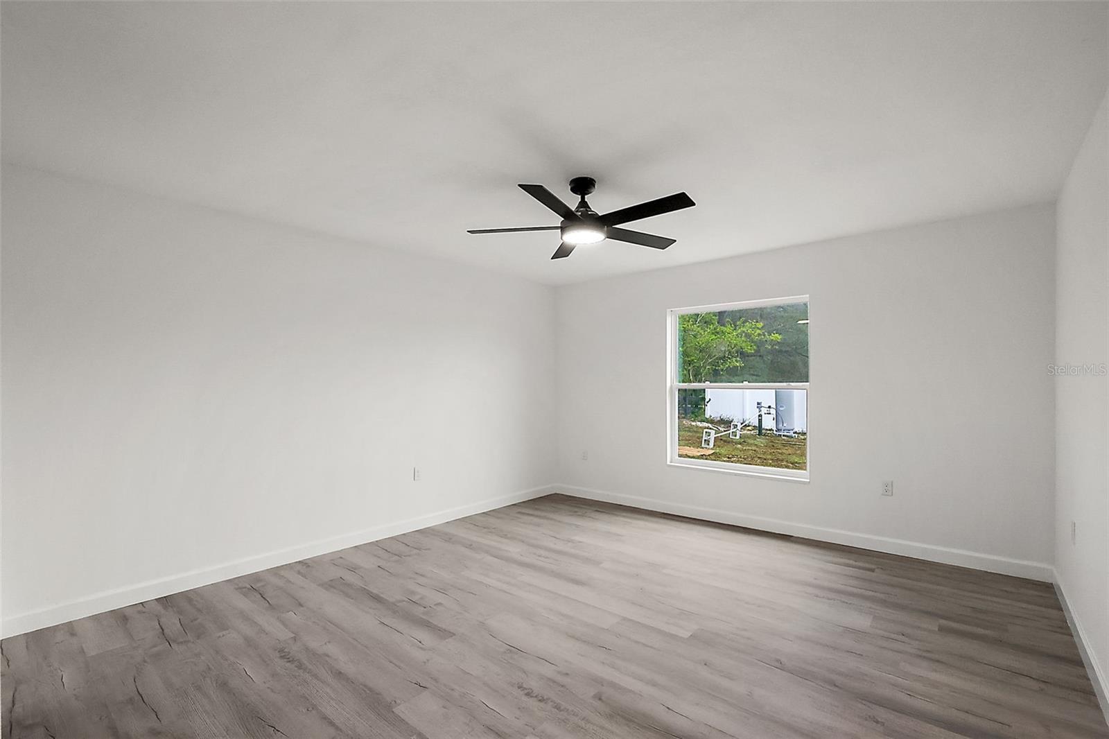 Image 3 of 21 For 13526 113th Lane