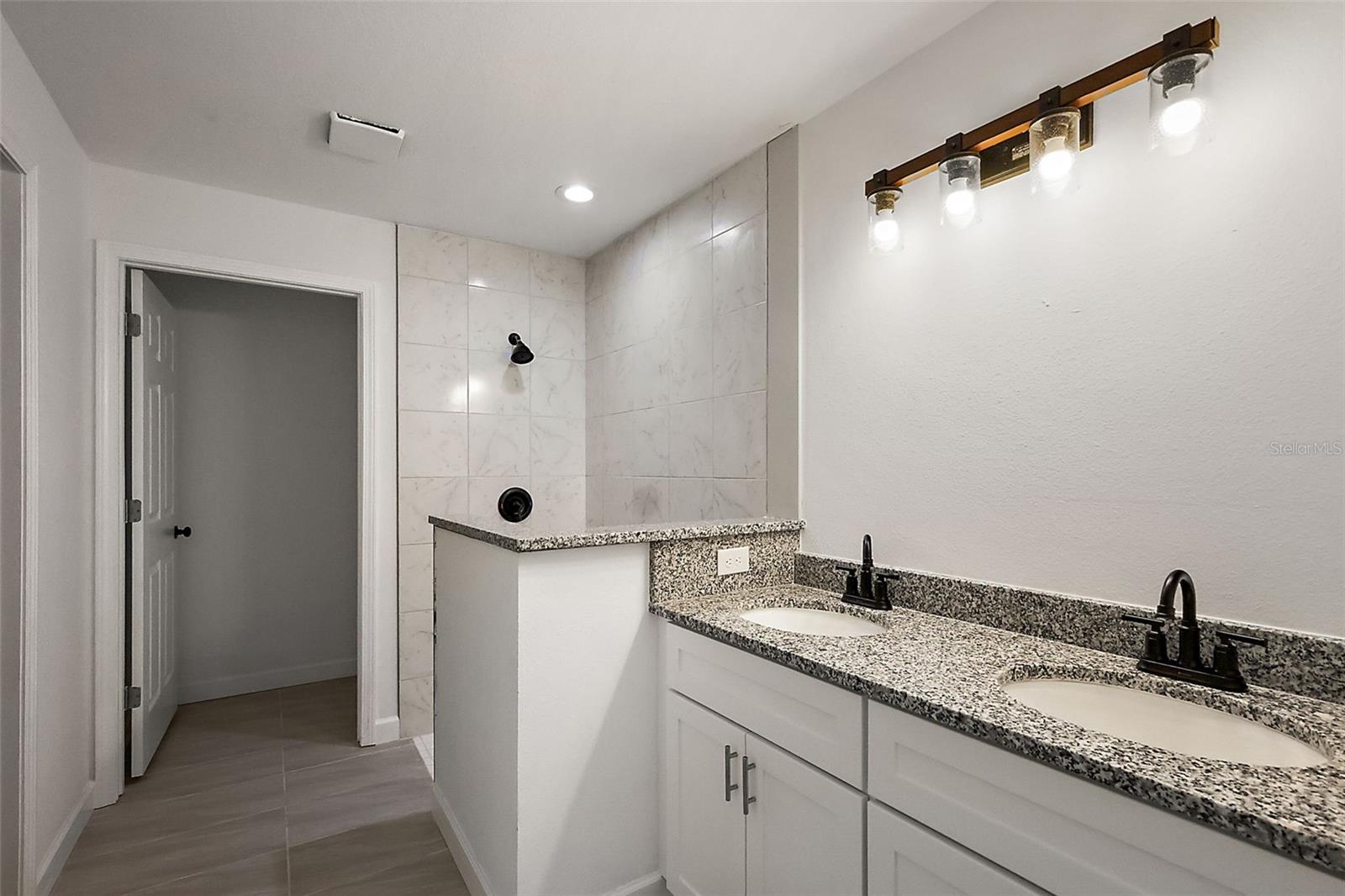 Image 5 of 21 For 13526 113th Lane