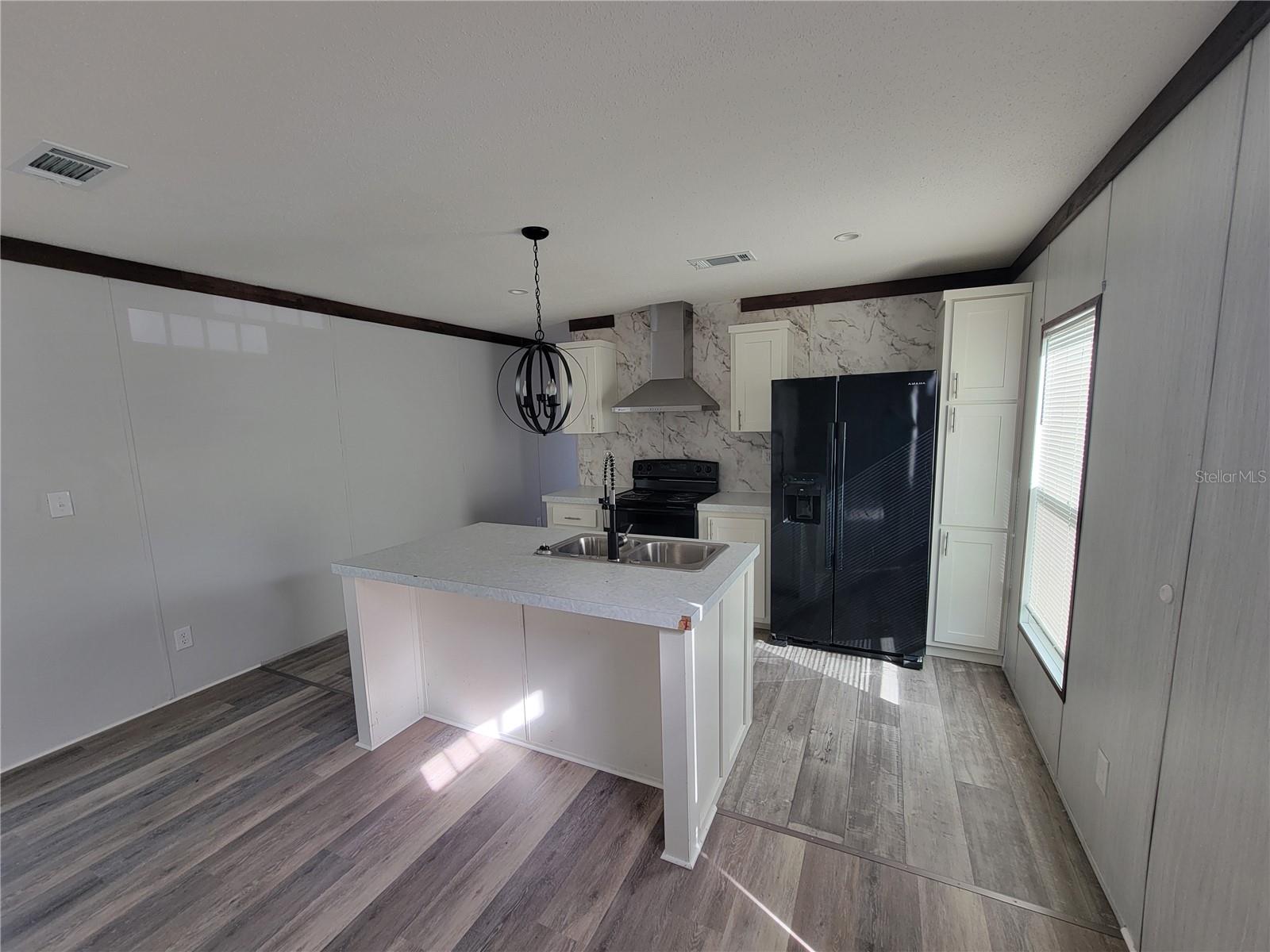 Image 5 of 9 For 18303 20th Place