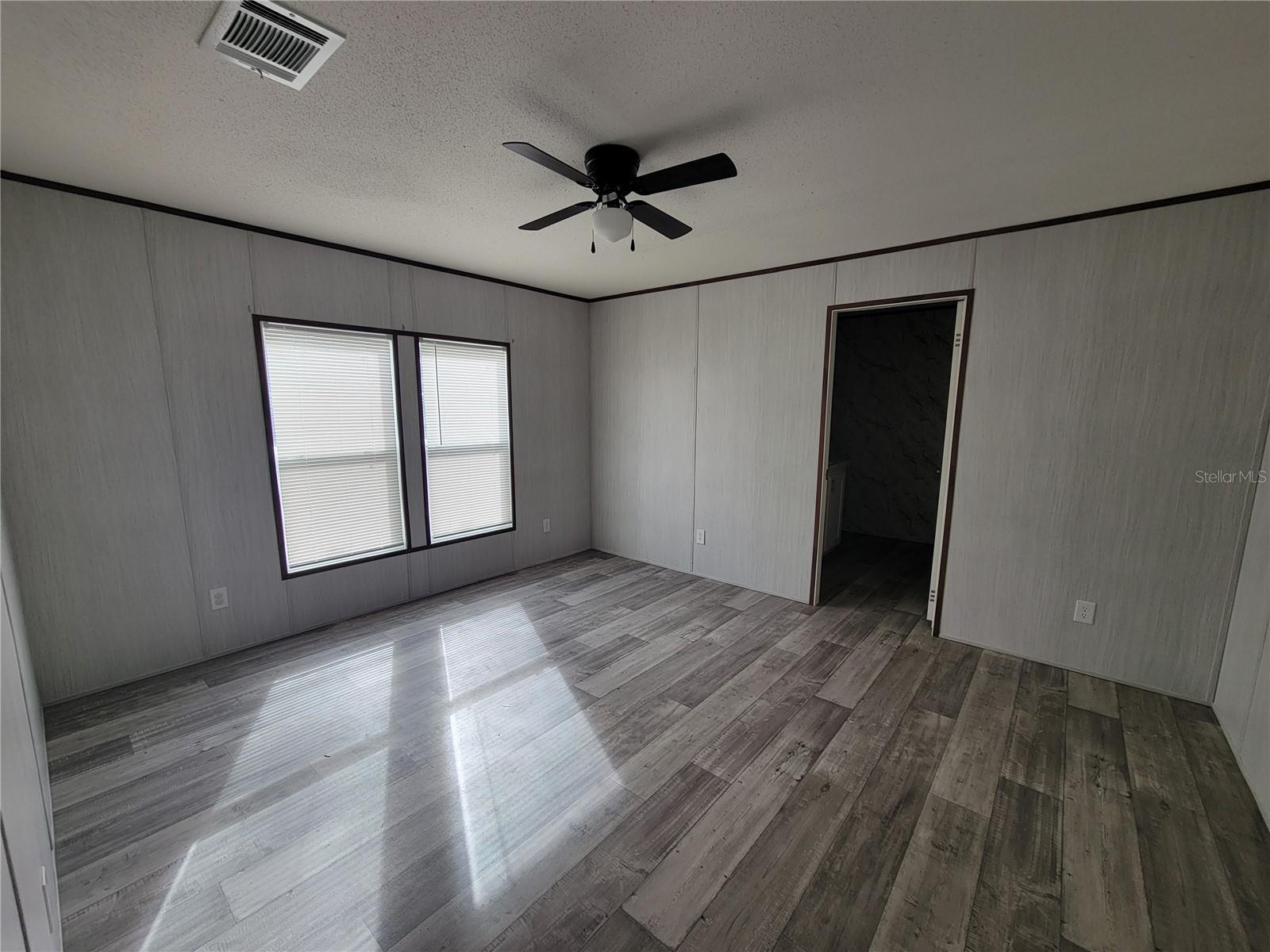 Image 6 of 9 For 18303 20th Place