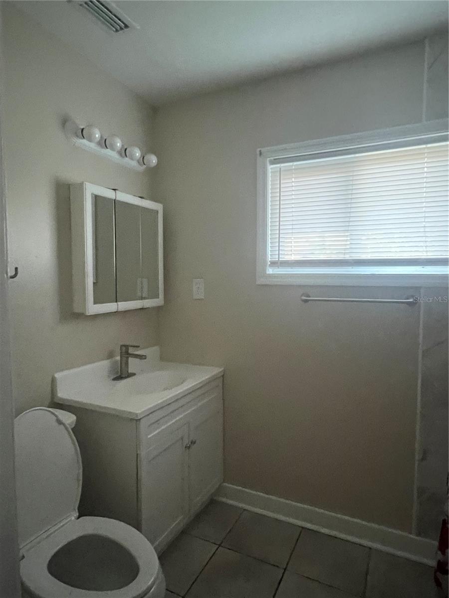 Image 11 of 17 For 1568 10 Street