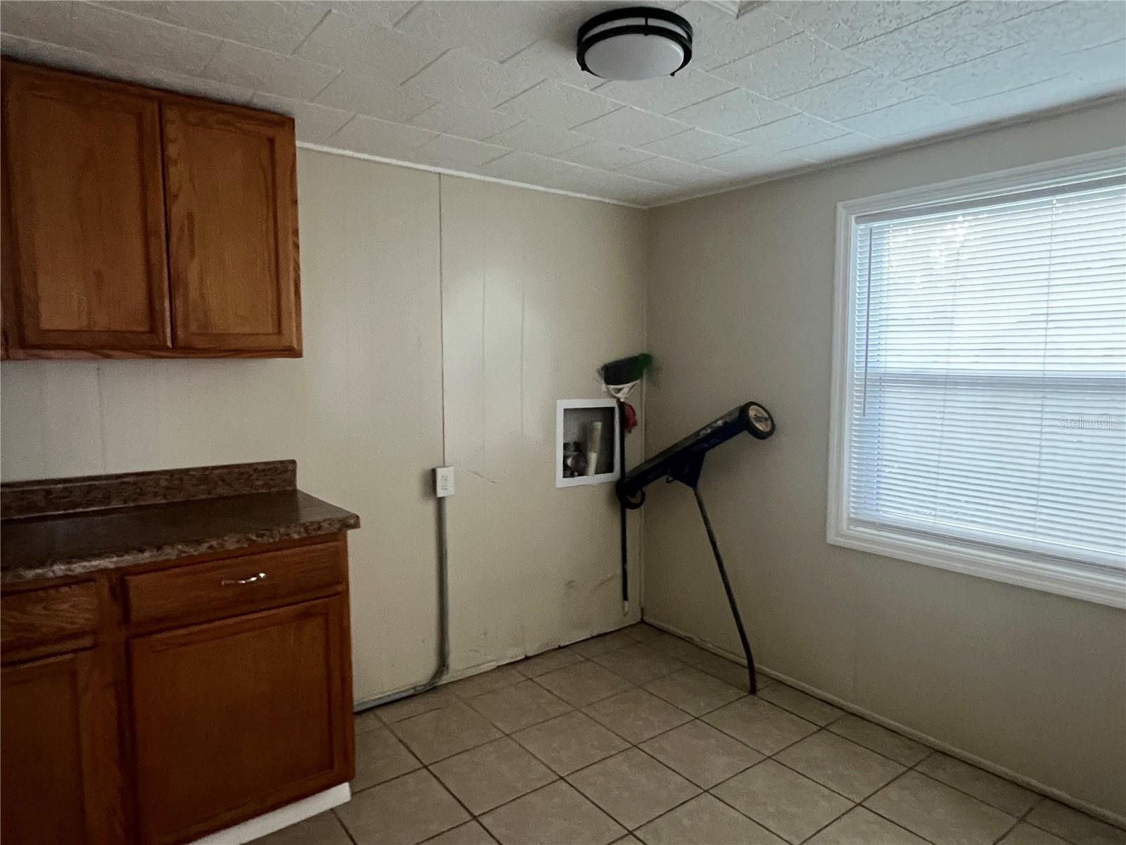 Image 16 of 17 For 1568 10 Street