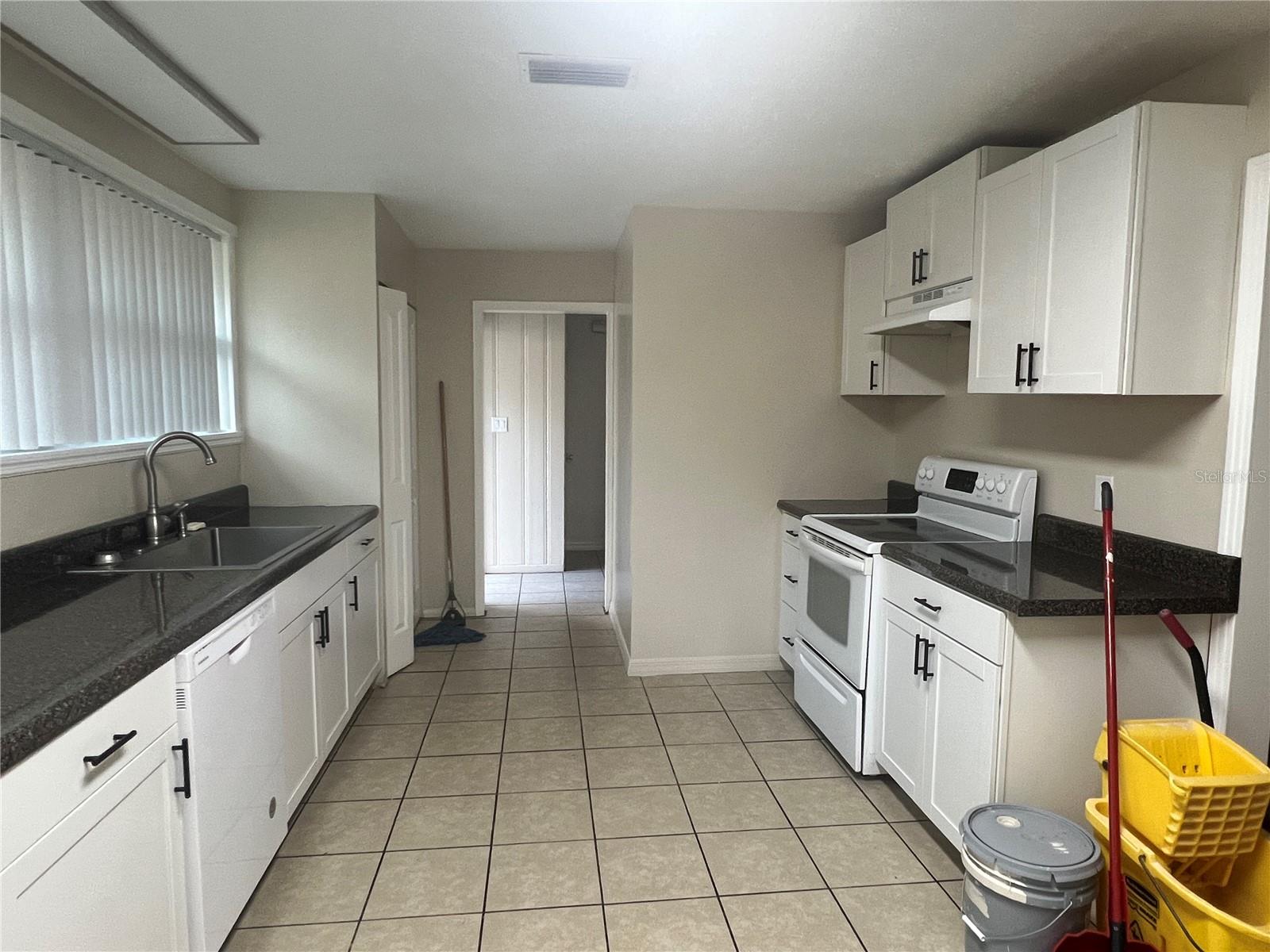 Image 5 of 17 For 1568 10 Street