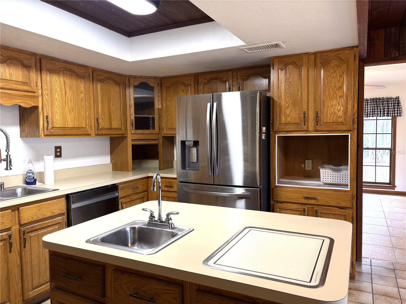 Image 16 of 52 For 2272 Grandview Avenue