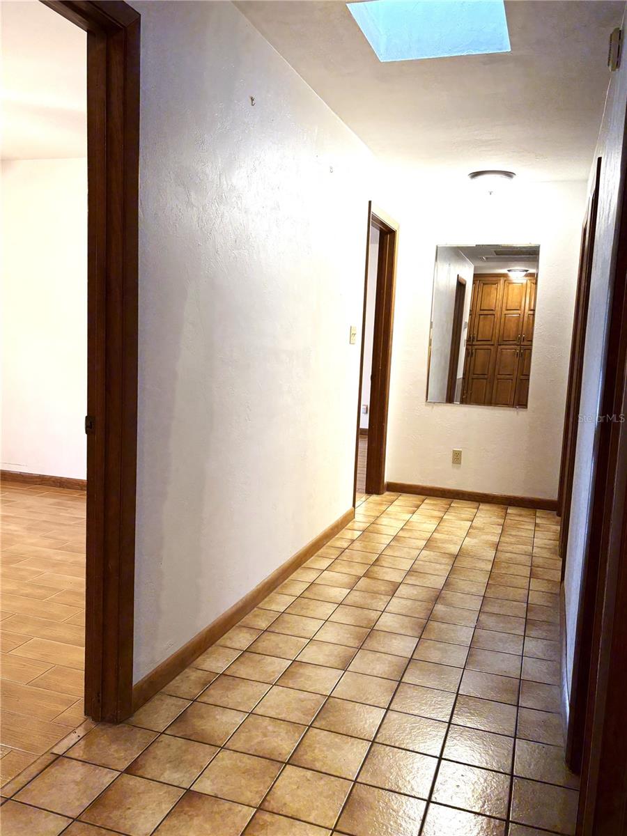 Image 21 of 52 For 2272 Grandview Avenue