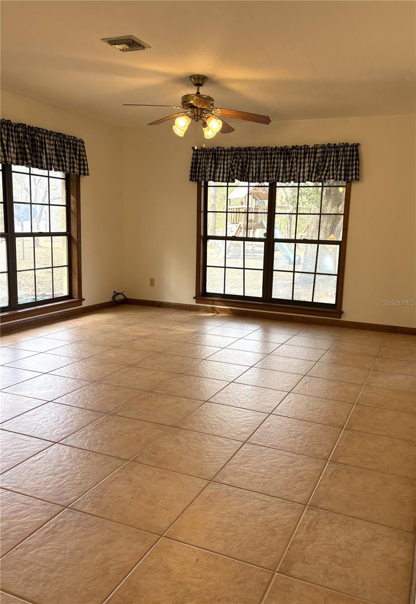 Image 35 of 52 For 2272 Grandview Avenue