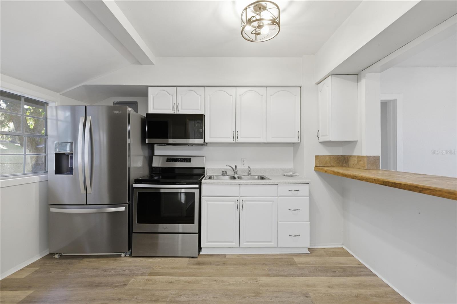 Image 14 of 39 For 604 Ross Street