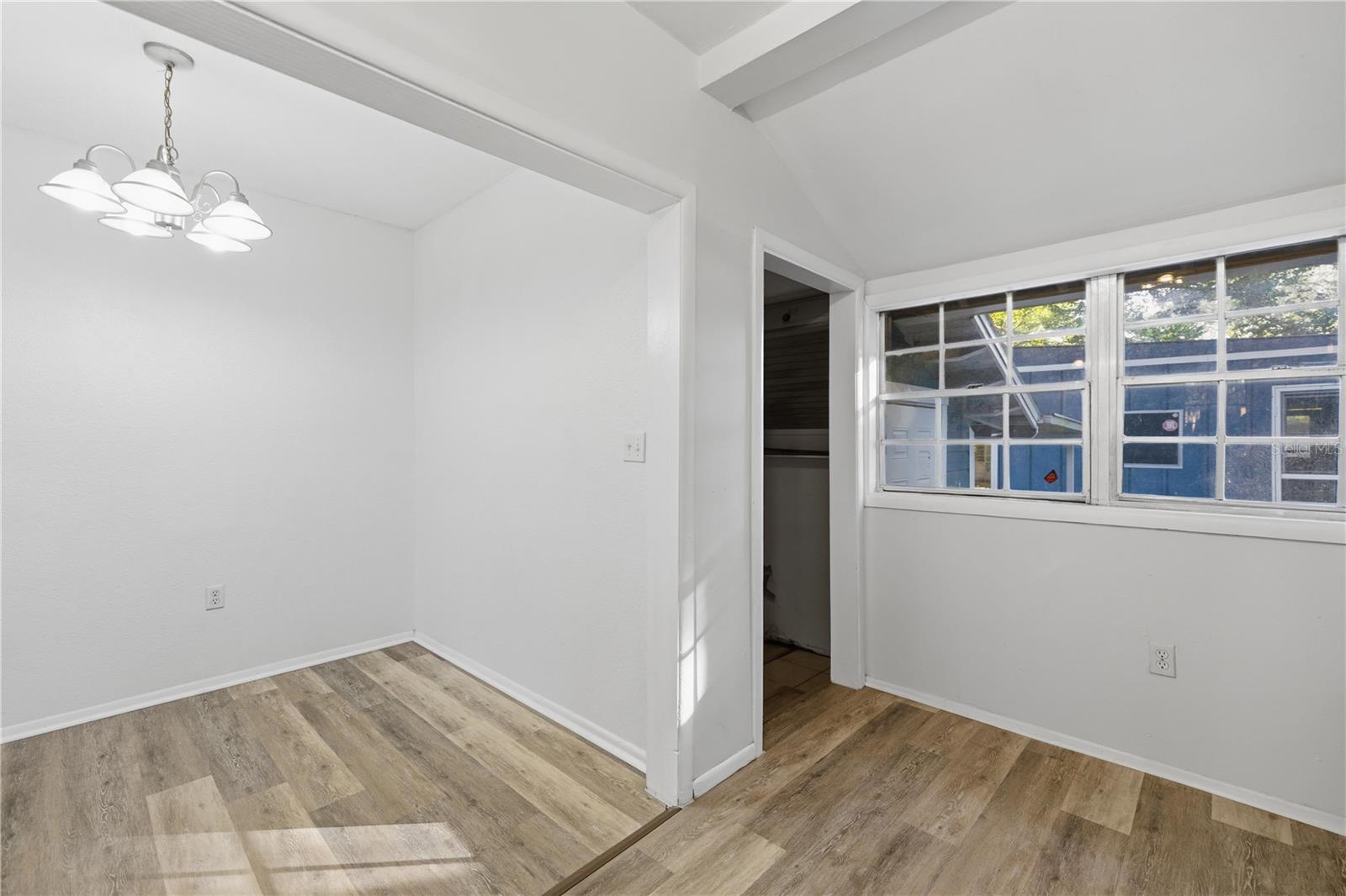 Image 15 of 39 For 604 Ross Street