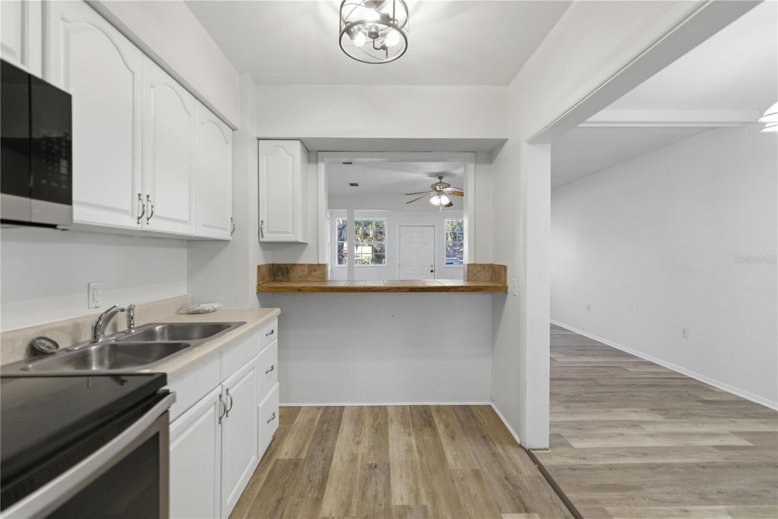 Image 16 of 39 For 604 Ross Street