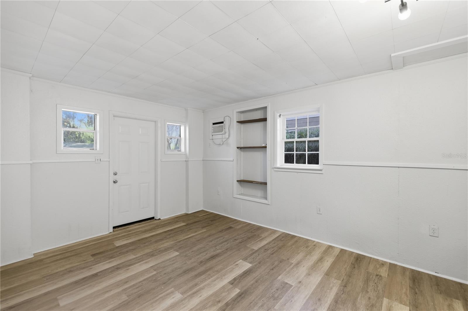 Image 17 of 39 For 604 Ross Street