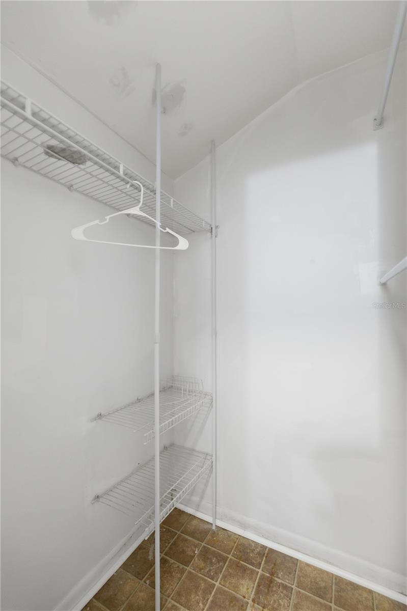 Image 19 of 39 For 604 Ross Street