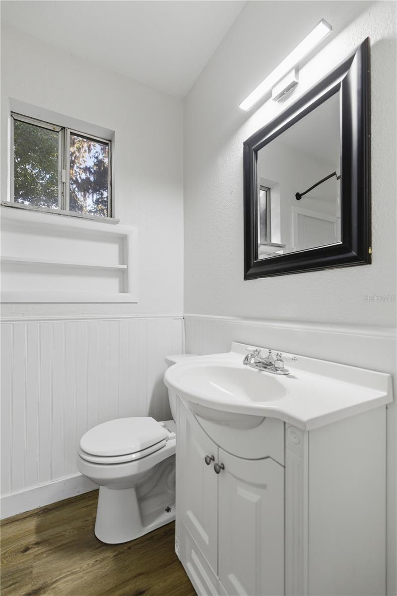 Image 21 of 39 For 604 Ross Street