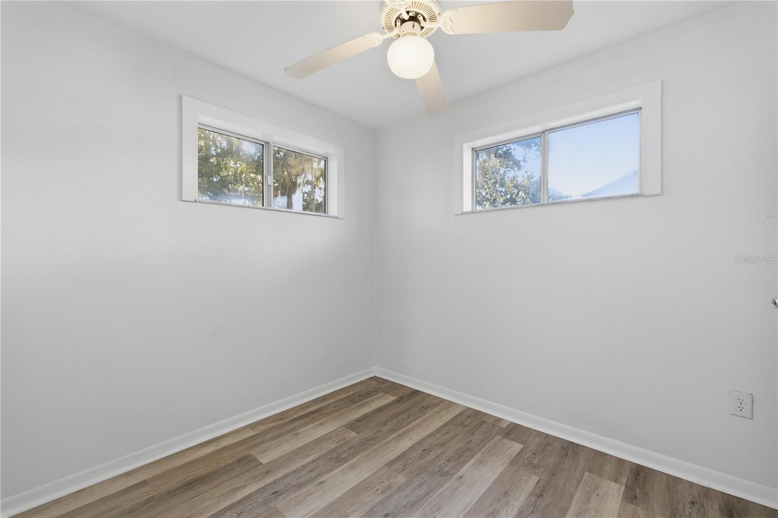 Image 23 of 39 For 604 Ross Street