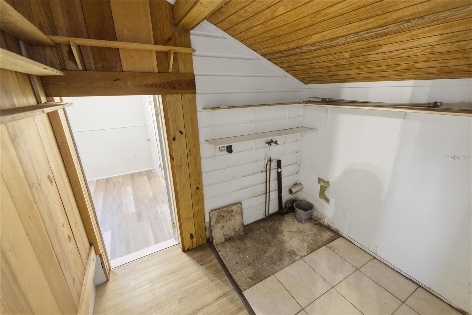 Image 28 of 39 For 604 Ross Street