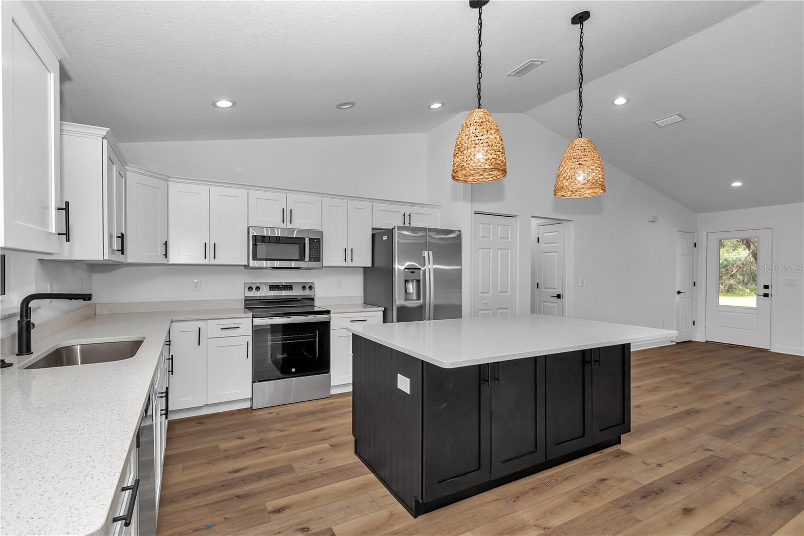 Listing photo id 21 for 12372 Checkerberry Drive