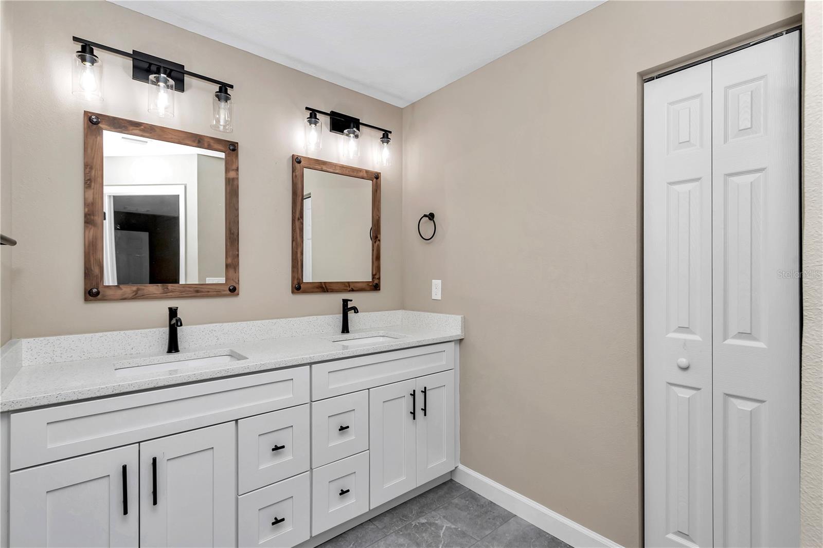 Listing photo id 32 for 12372 Checkerberry Drive