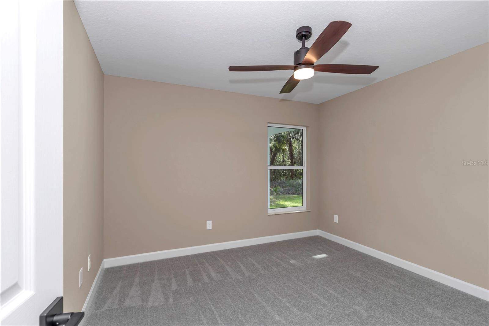 Listing photo id 37 for 12372 Checkerberry Drive