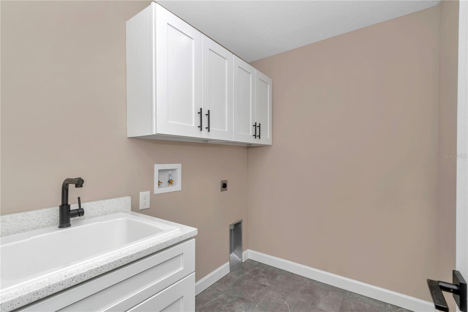 Listing photo id 39 for 12372 Checkerberry Drive