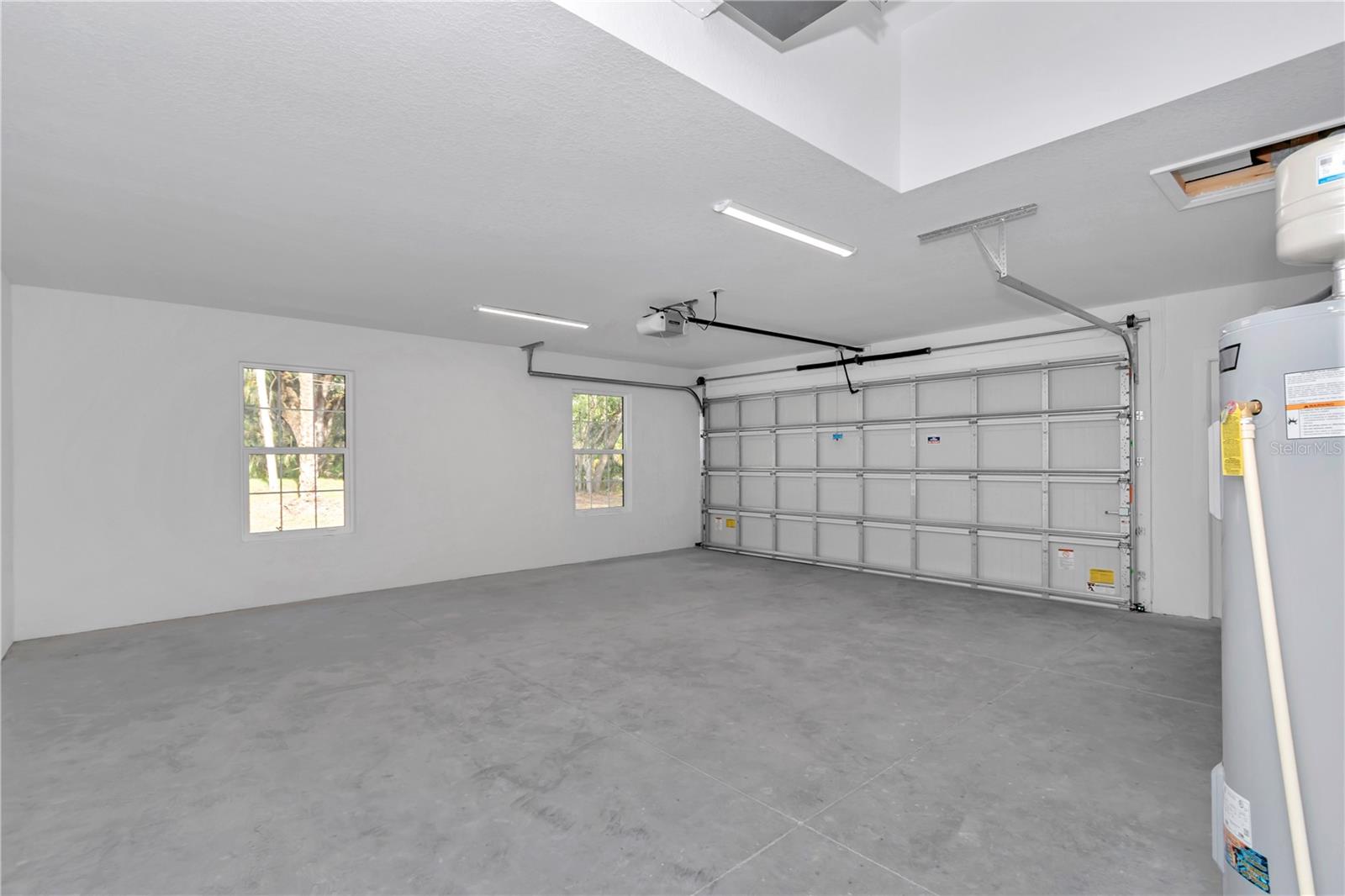 Listing photo id 40 for 12372 Checkerberry Drive