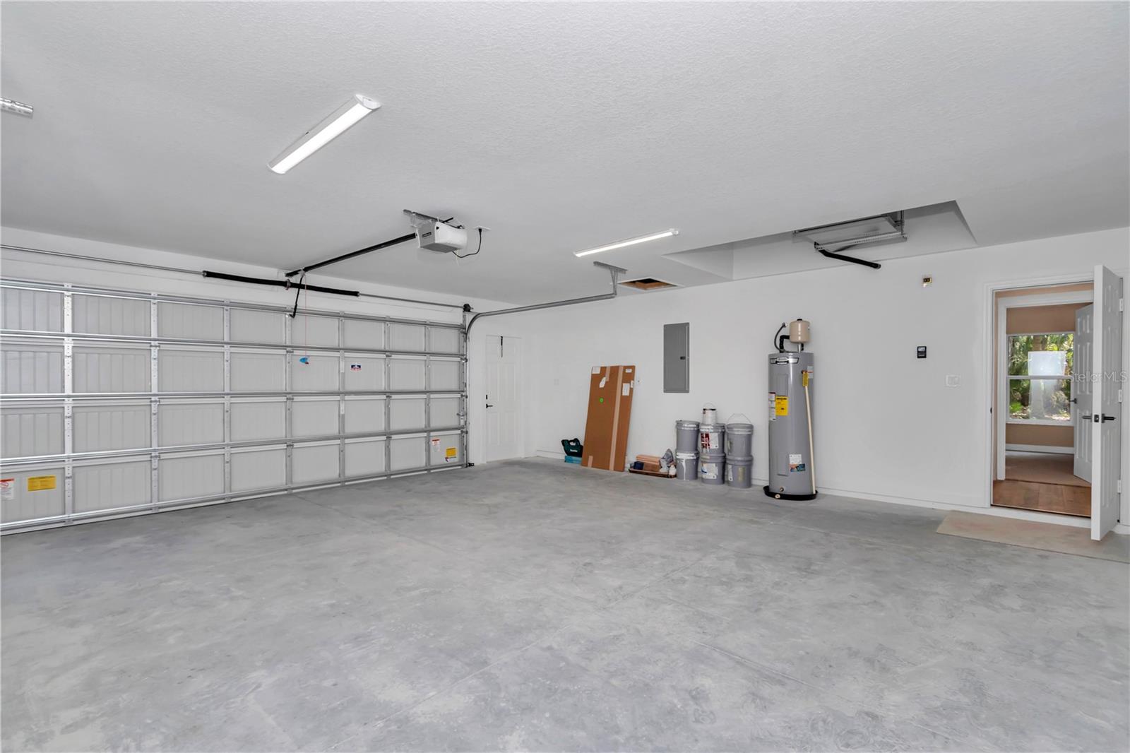 Listing photo id 41 for 12372 Checkerberry Drive