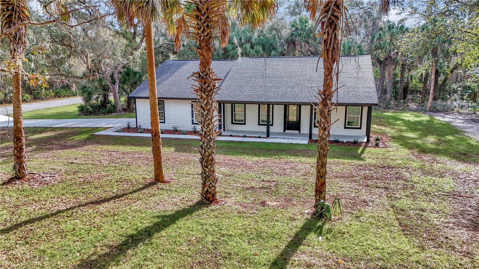 Listing photo id 3 for 12372 Checkerberry Drive