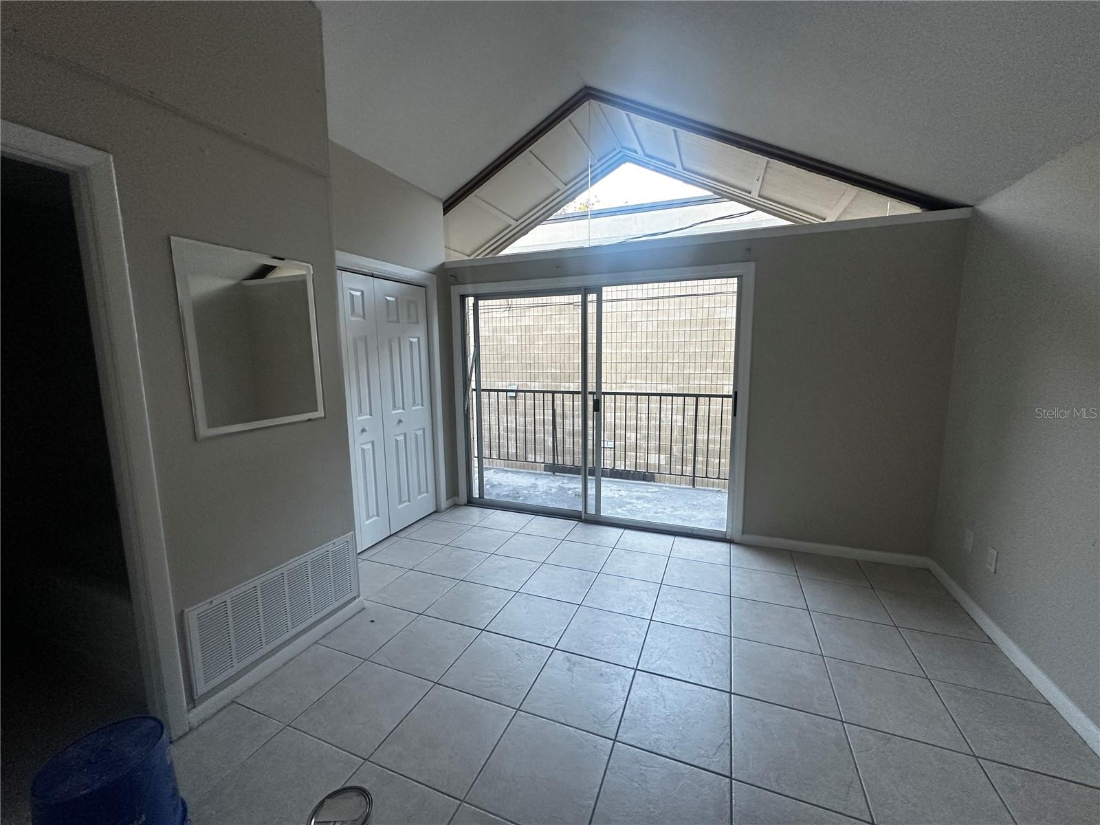 Image 7 of 7 For 2214 Silver Springs Boulevard 22