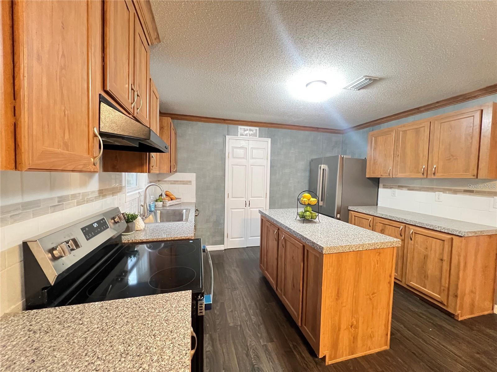 Image 13 of 35 For 10 69th Avenue