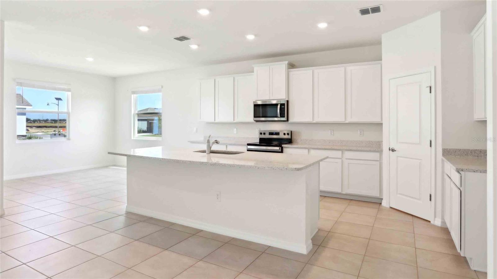 Listing photo id 10 for 11309 Curio Drive