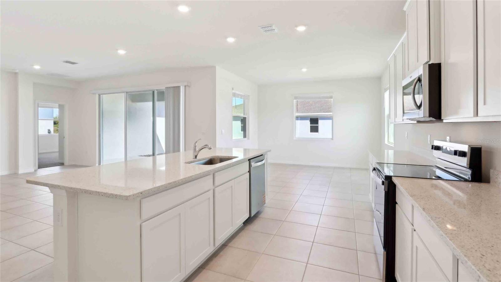 Listing photo id 11 for 11309 Curio Drive