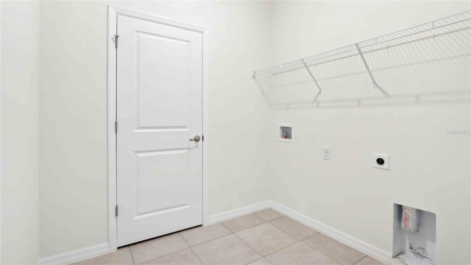 Listing photo id 13 for 11309 Curio Drive